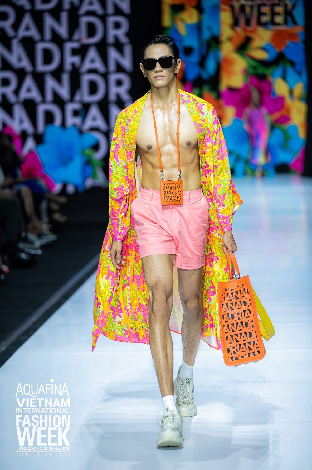 Nguyễn Bảo Sơn giành giải Người mẫu ấn tượng của năm tại Vietnam Beauty Fashion Awards 2023 - 6