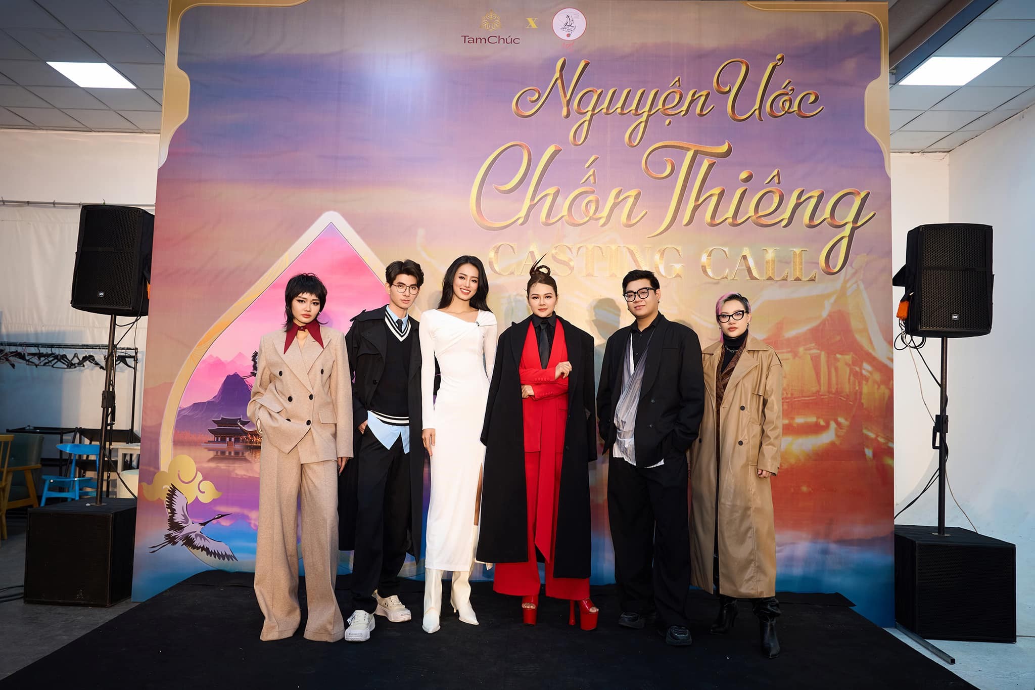 Á hậu Bùi Khánh Linh ngồi “ghế nóng” casting người mẫu cho show thời trang - 1