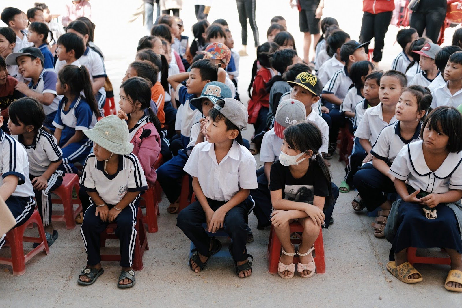 SAKOS trao tặng 168 phần quà trị giá 150 triệu đồng cho học sinh vượt khó học giỏi ở Hàm Tân, Bình Thuận - 2