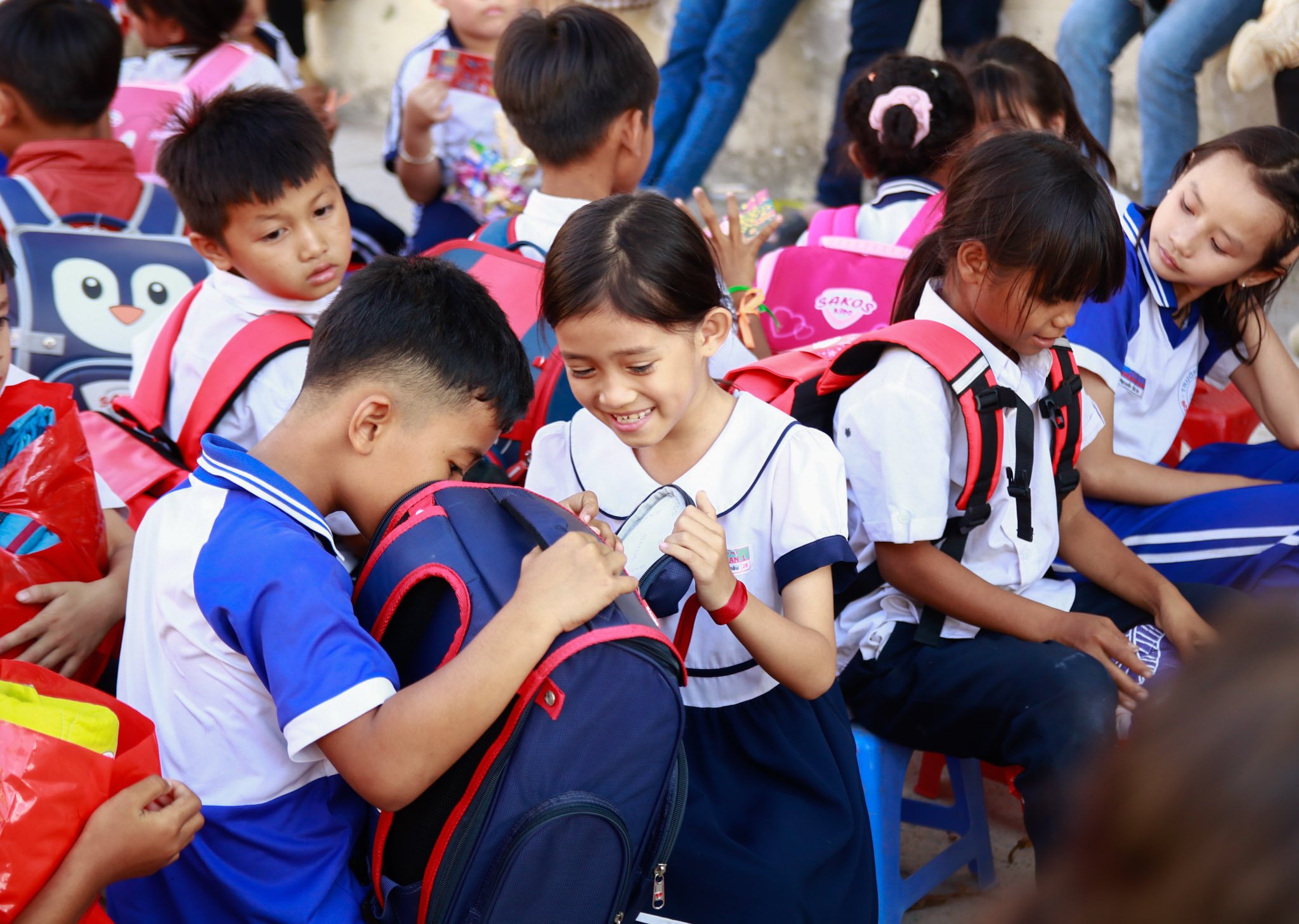 SAKOS trao tặng 168 phần quà trị giá 150 triệu đồng cho học sinh vượt khó học giỏi ở Hàm Tân, Bình Thuận - 5