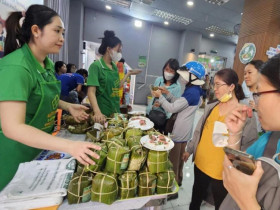 Phiên chợ “Tết Xanh - Quà Việt” có đặc sản hơn 30 tỉnh, thành