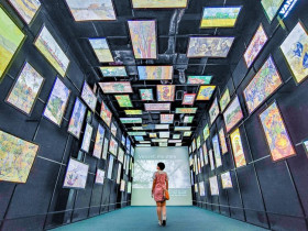  - Giới trẻ đắm chìm trong Không gian nghệ thuật tương tác Van Gogh Immersive 720