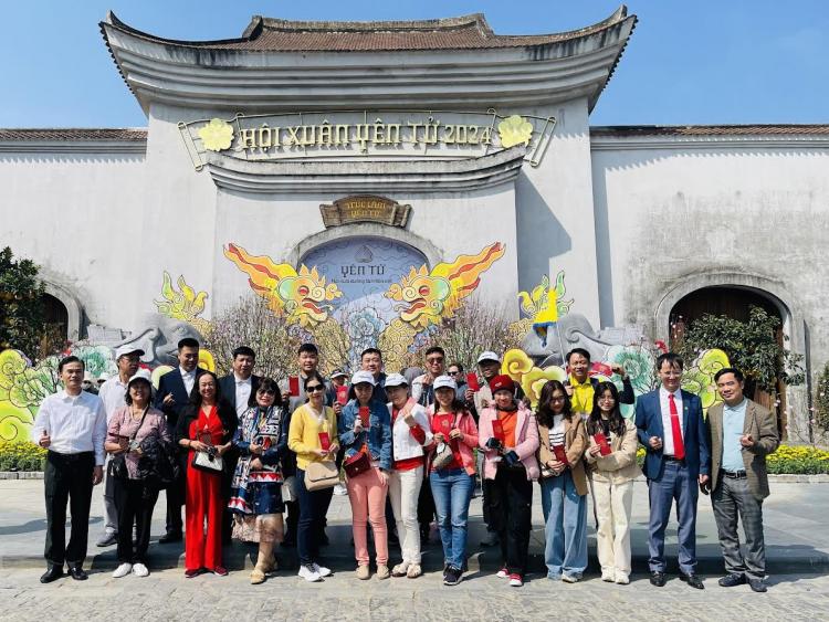 Gần 10.000 du khách du xuân tại Yên Tử sau 2 ngày Tết