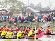 Giải đua trải truyền thống cầu cho mưa thuận gió hòa, mùa màng bội thu...