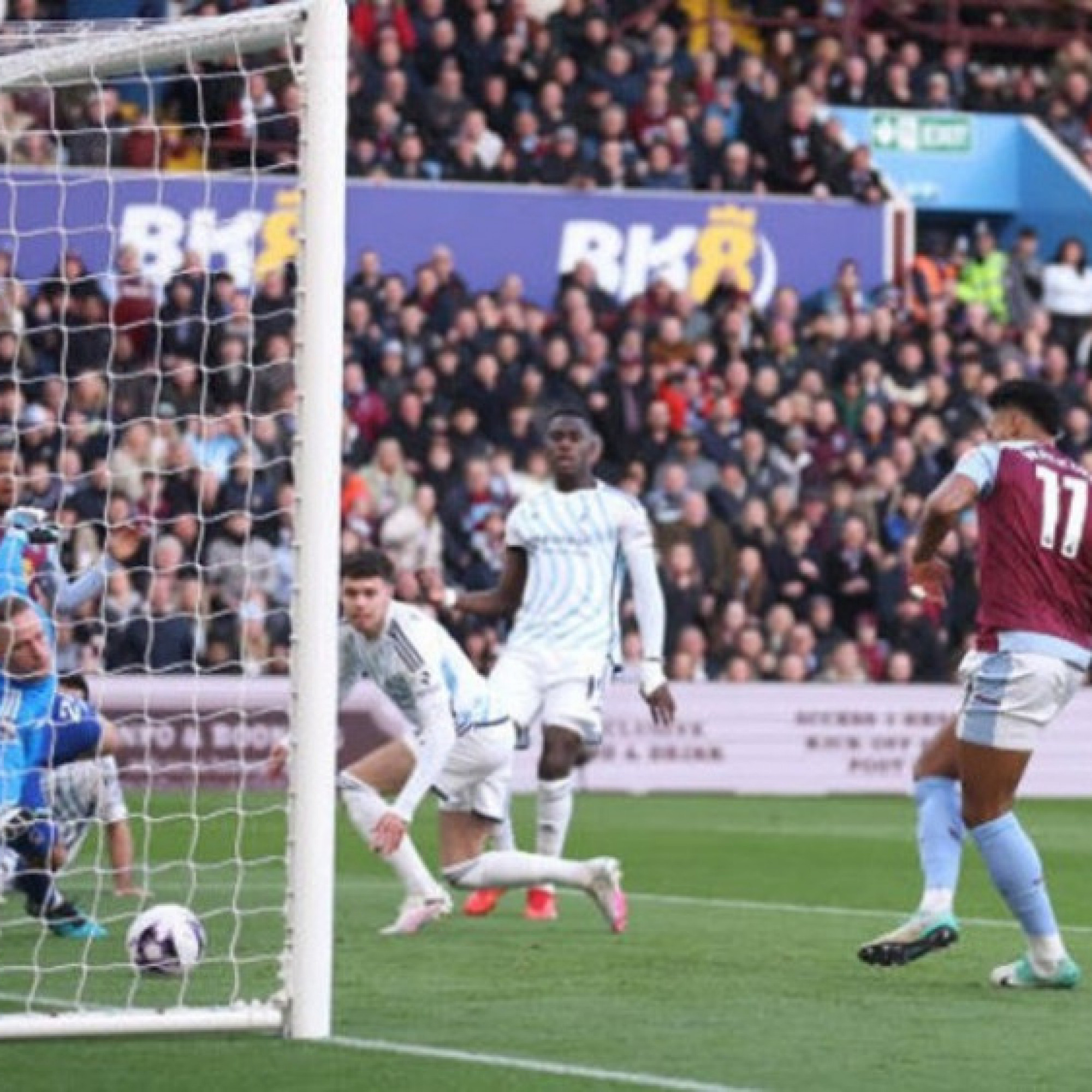  - Trực tiếp Aston Villa - Nottingham Forest: Douglas Luiz nhân đôi cách biệt (Ngoại hạng Anh)