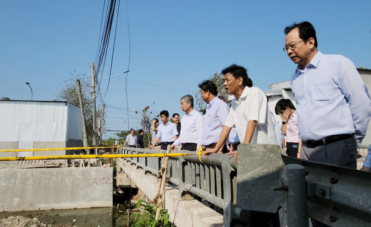 Bí thư Tỉnh ủy Sóc Trăng trực tiếp kiểm tra các dòng kênh ô nhiễm - 1