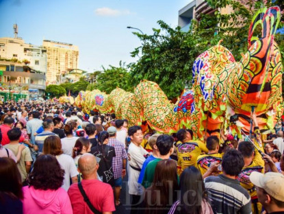 Lễ hội - Rồng khổng lồ trong lễ hội Nguyên Tiêu