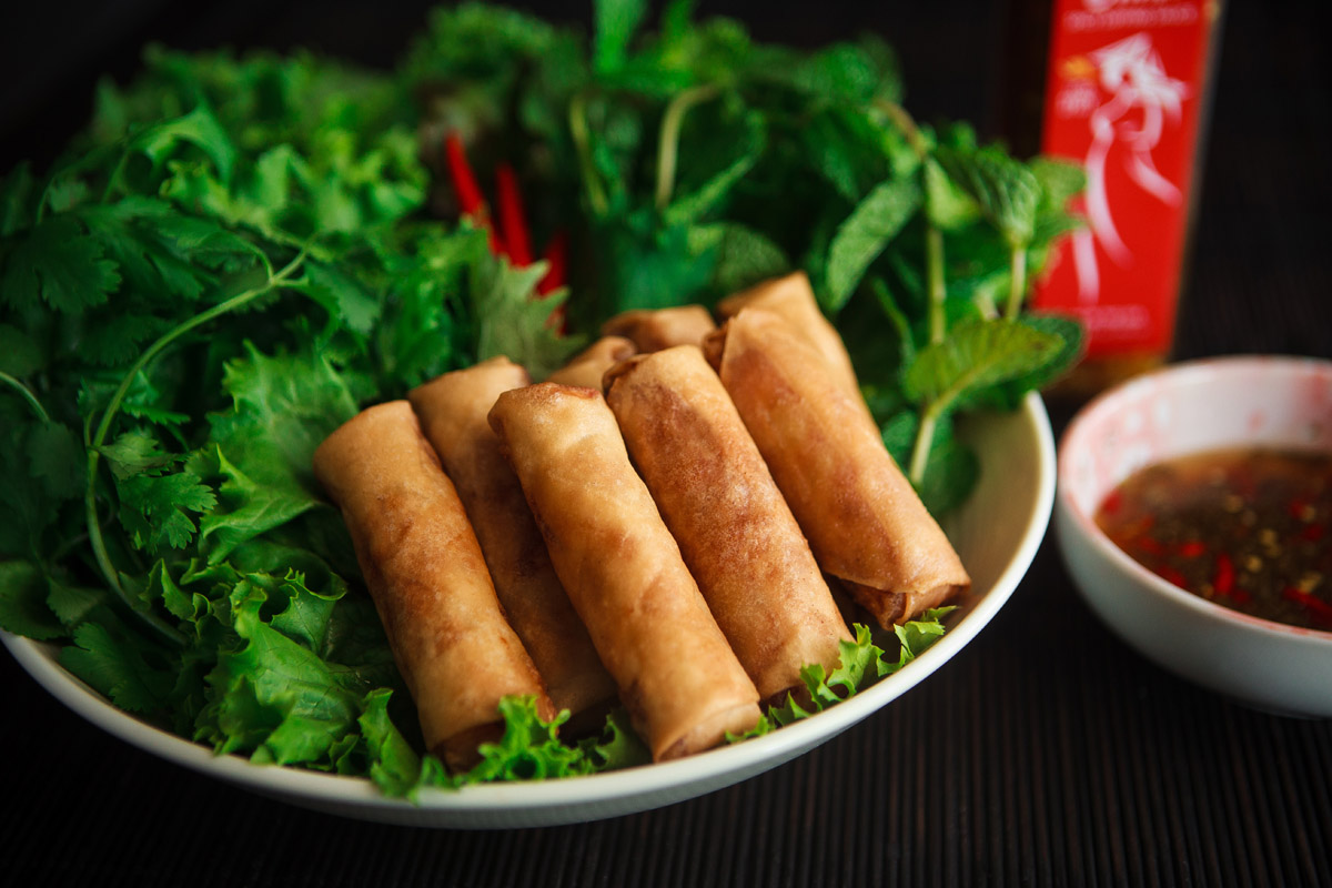 Chả giò, gỏi cuốn, bánh xèo xuất hiện trong 100 món ăn nhẹ ngon nhất châu Á - 1