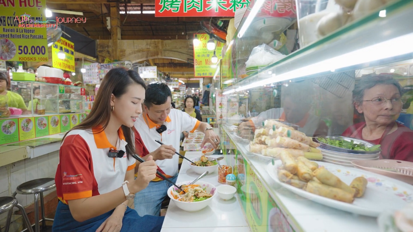 Khám phá Chợ Bến Thành cùng diễn viên Hoàng Oanh và đầu bếp Alain Nguyễn - 3