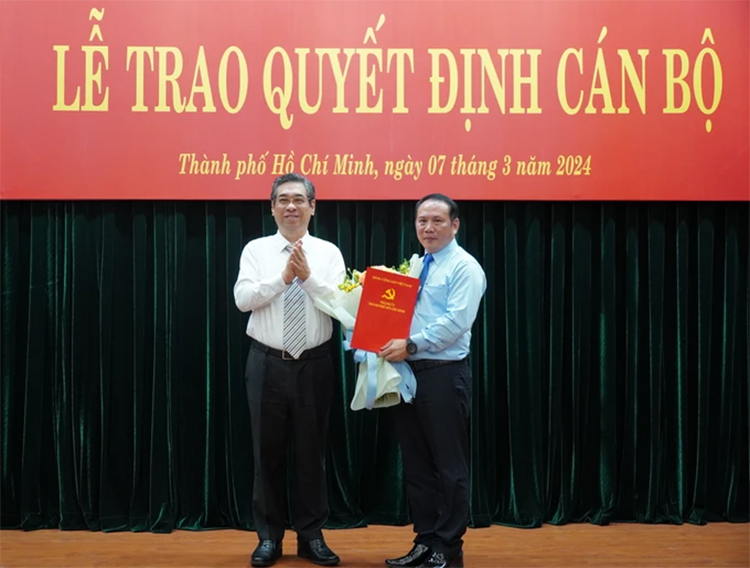 Ông Lâm Hùng Tấn giữ chức Phó Bí thư Thường trực Quận ủy quận 10 - 1