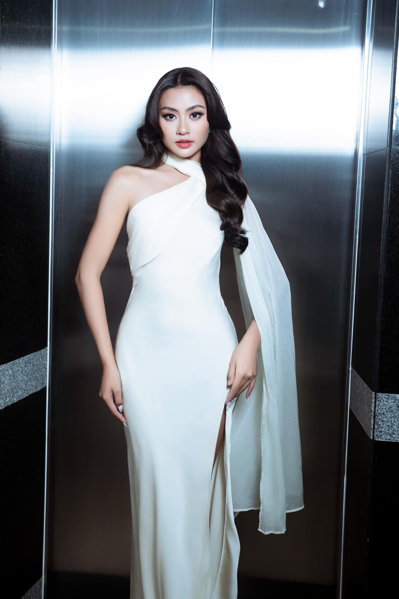 Hoa hậu Bùi Xuân Hạnh: Tôi rất ngưỡng mộ và yêu mến chị Mai Phương - 4