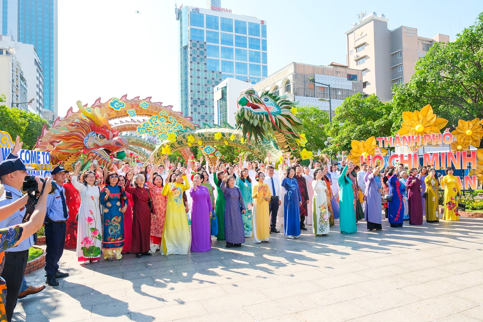 Tháng ba của những trải nghiệm: Du lịch và tà áo dài Việt Nam - 8