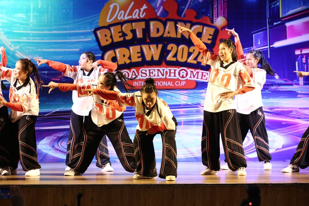 Giám khảo Dalat Best Dance Crew - Hoa Sen Home International Cup 2024: “Nghề vũ công chịu nhiều thiệt thòi so với ca sĩ” - 4