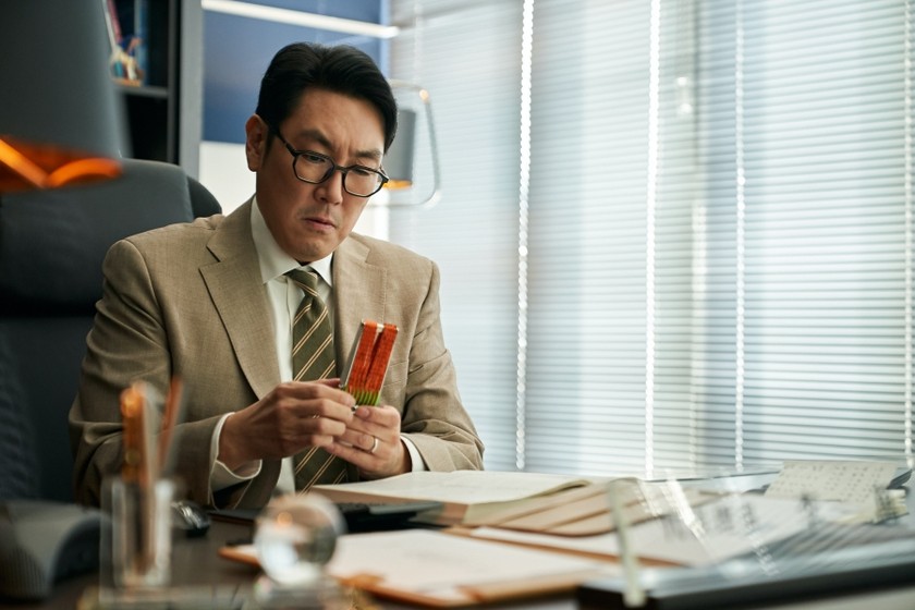 Hai “tượng đài diễn xuất” Jo Jin Woong và Kim Hee Ae “song kiếm hợp bích” trong phim mới - 1