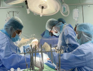Phẫu thuật xuyên đêm cứu bệnh nhân u tim ở Cần Thơ