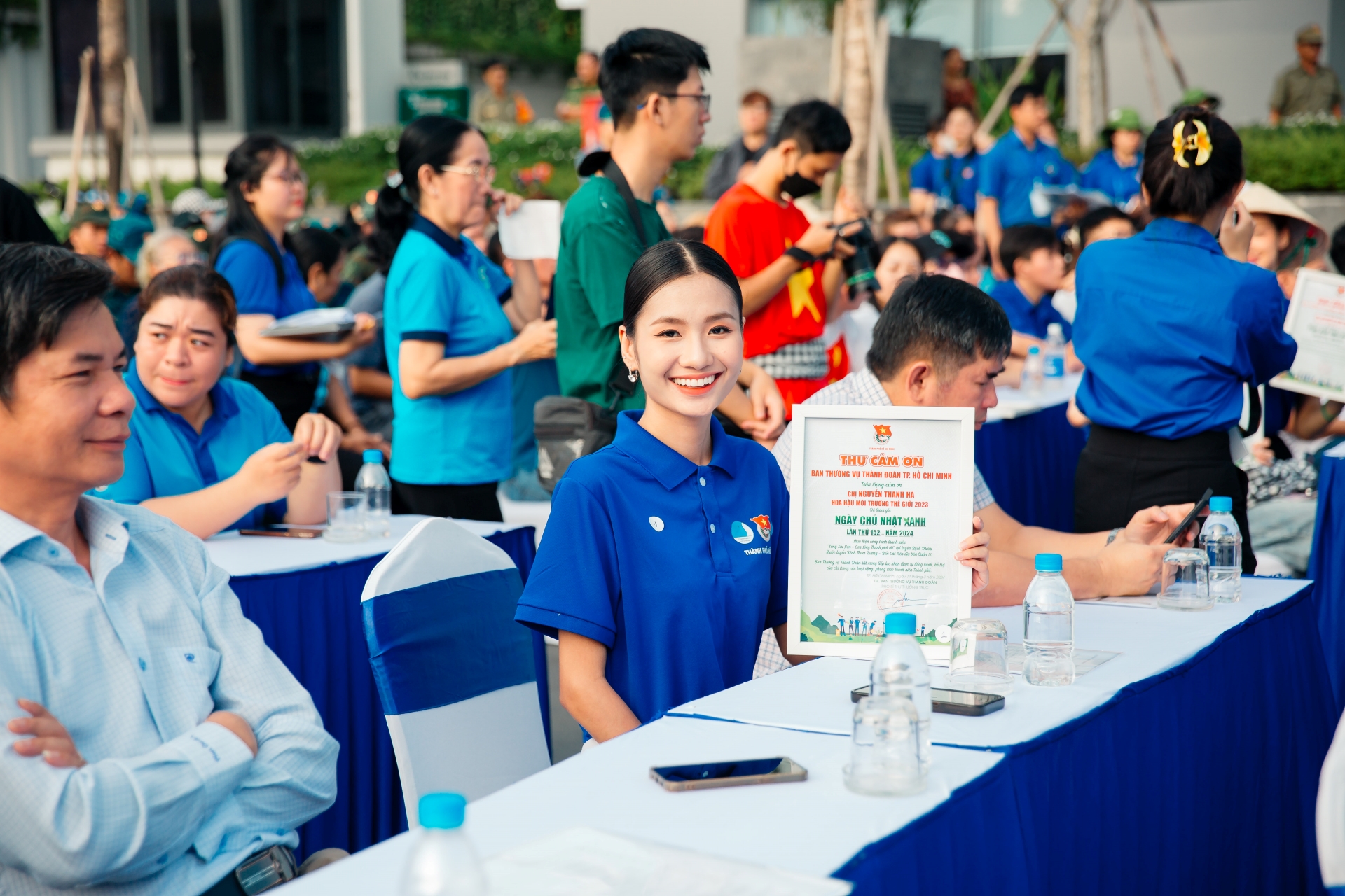 Hoa hậu Nguyễn Thanh Hà góp sức cải tạo cảnh quan môi trường vì thành phố xanh - 8