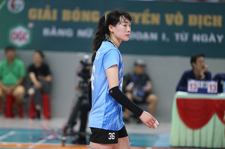 Hoa khôi bóng chuyền Cai Xiaoqing lăn xả ghi 31 điểm, CLB Thanh Hóa được thưởng nóng - 1
