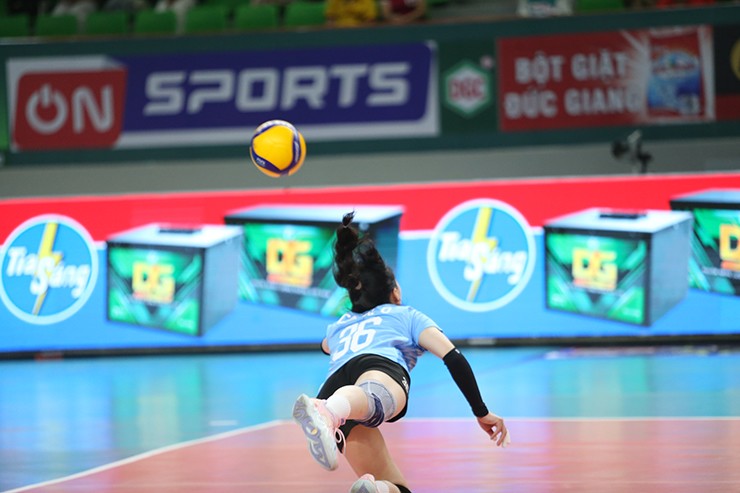 Hoa khôi bóng chuyền Cai Xiaoqing lăn xả ghi 31 điểm, CLB Thanh Hóa được thưởng nóng - 7