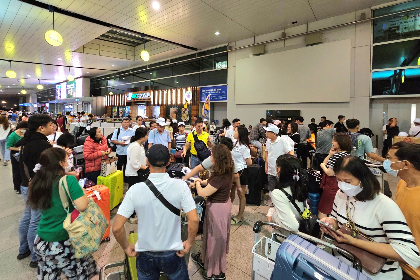 Gần 200 du khách Việt đến Nhật bằng chuyến bay charter đầu tiên của Vietravel Airlines - 1