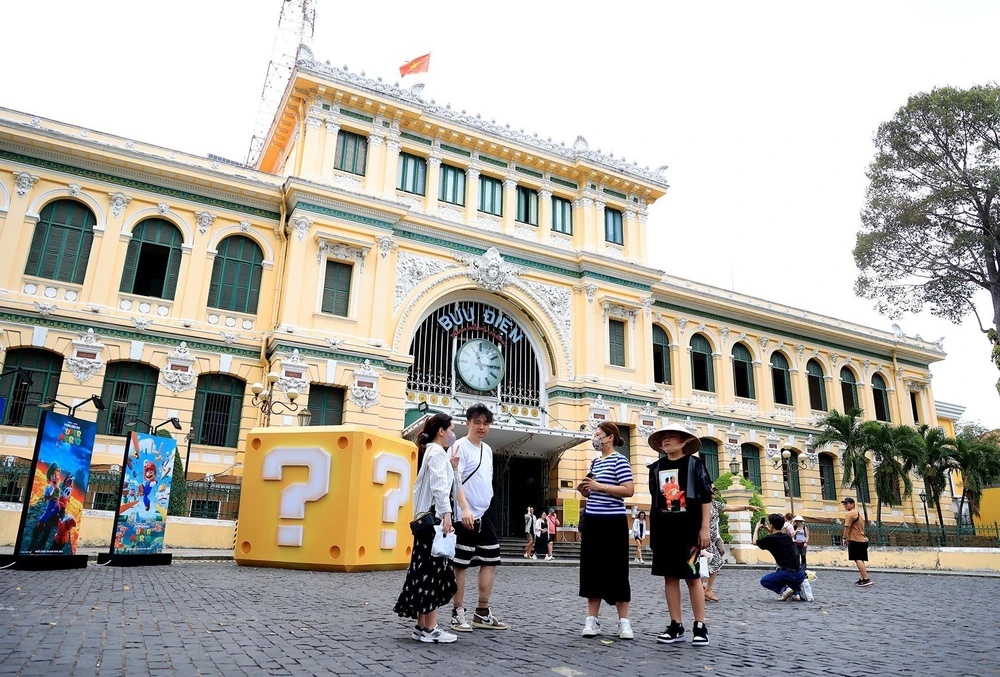 Chuyển đổi số: Động lực mới cho ngành du lịch và khách sạn Việt Nam - 1