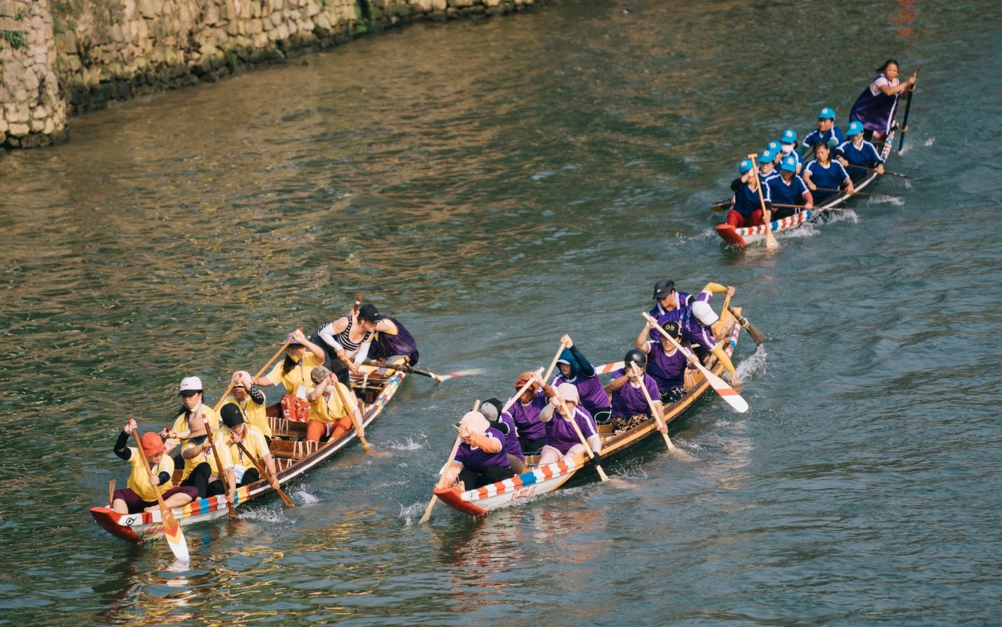 Sông Hương sôi động với giải đua ghe truyền thống - 10