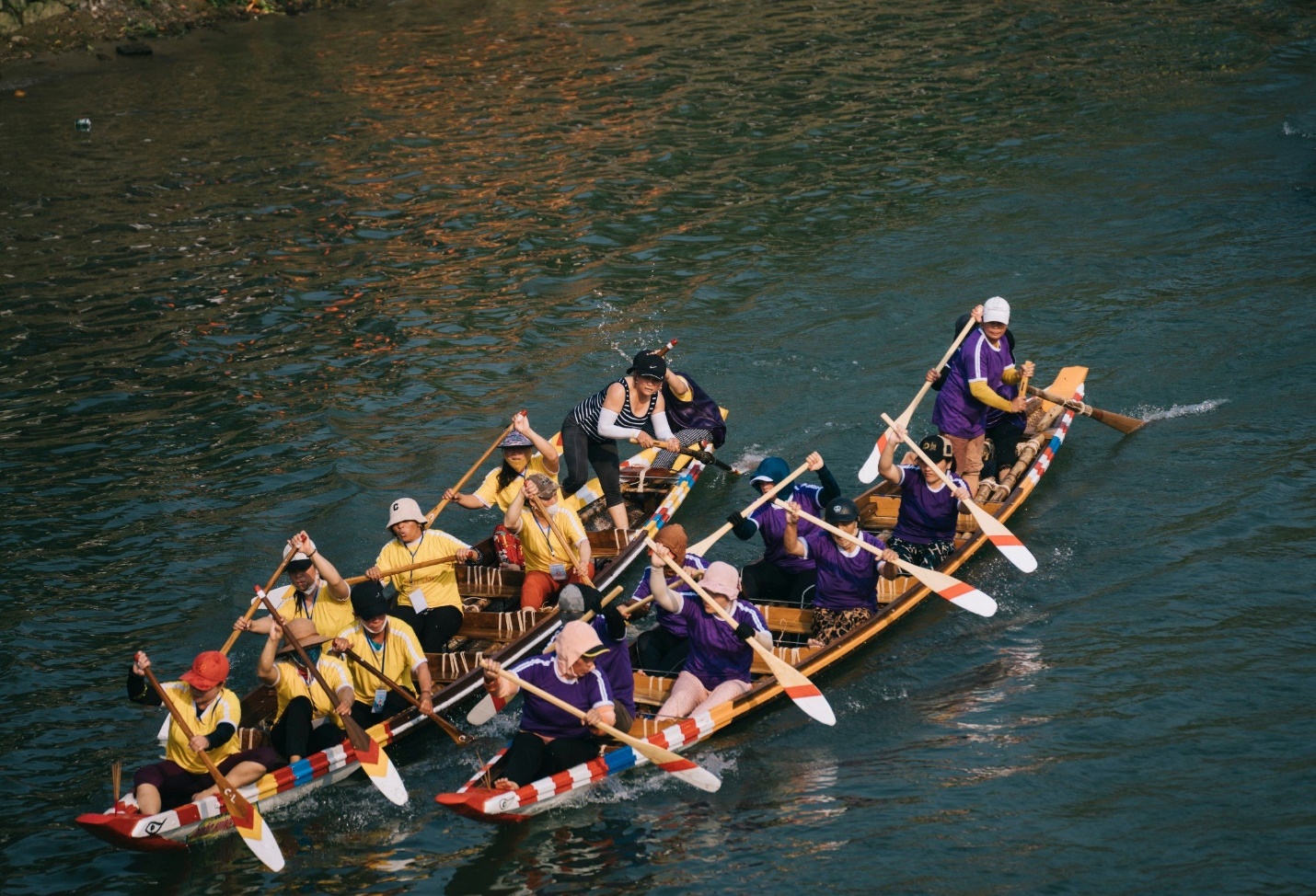 Sông Hương sôi động với giải đua ghe truyền thống - 11