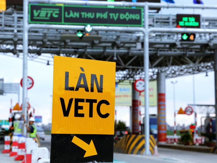 Từ ngày 5/5 sẽ thu phí không dừng tại sân bay Tân Sơn Nhất