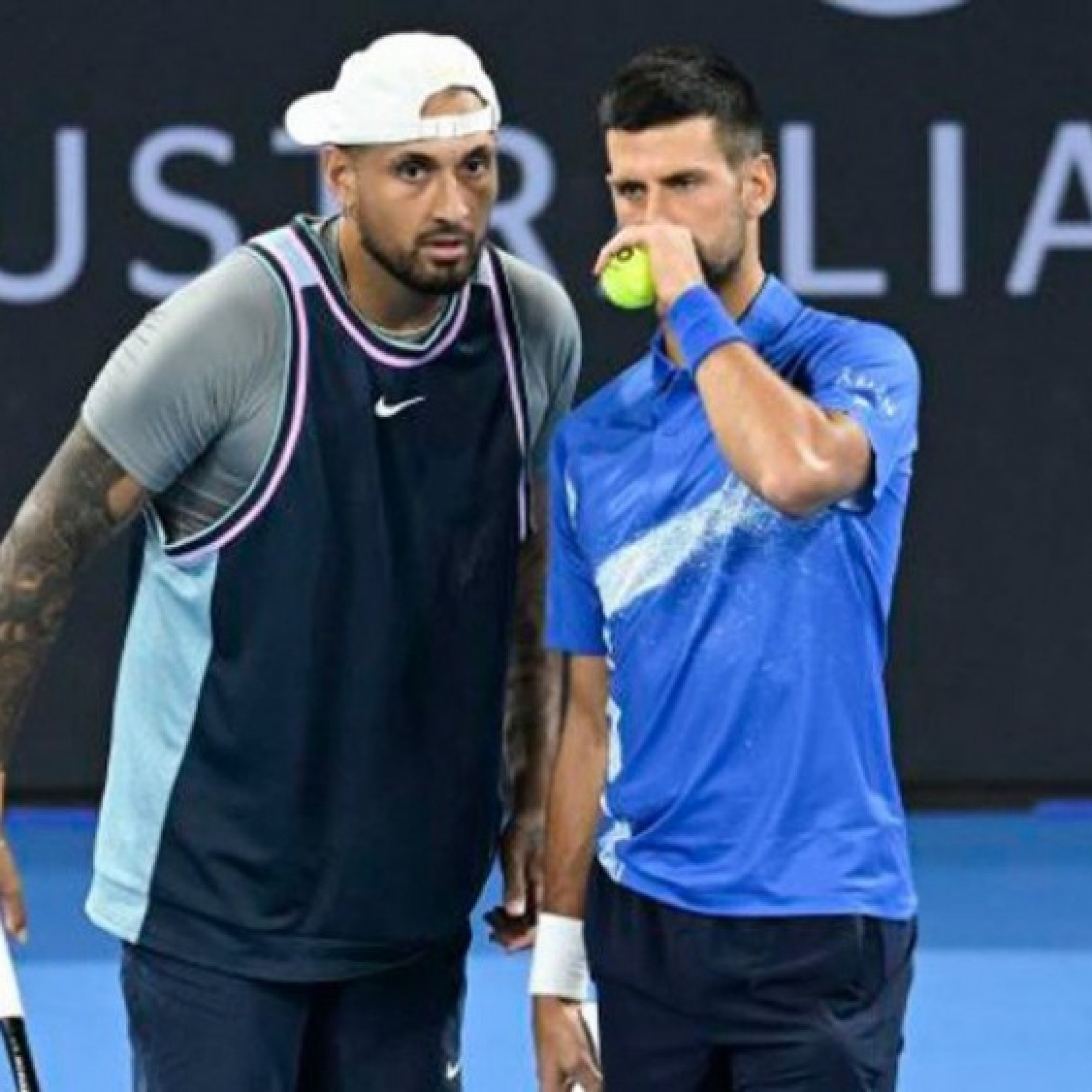  - Djokovic kết hợp Kyrgios, đấu trận nghẹt thở trước đôi hạt giống số 1