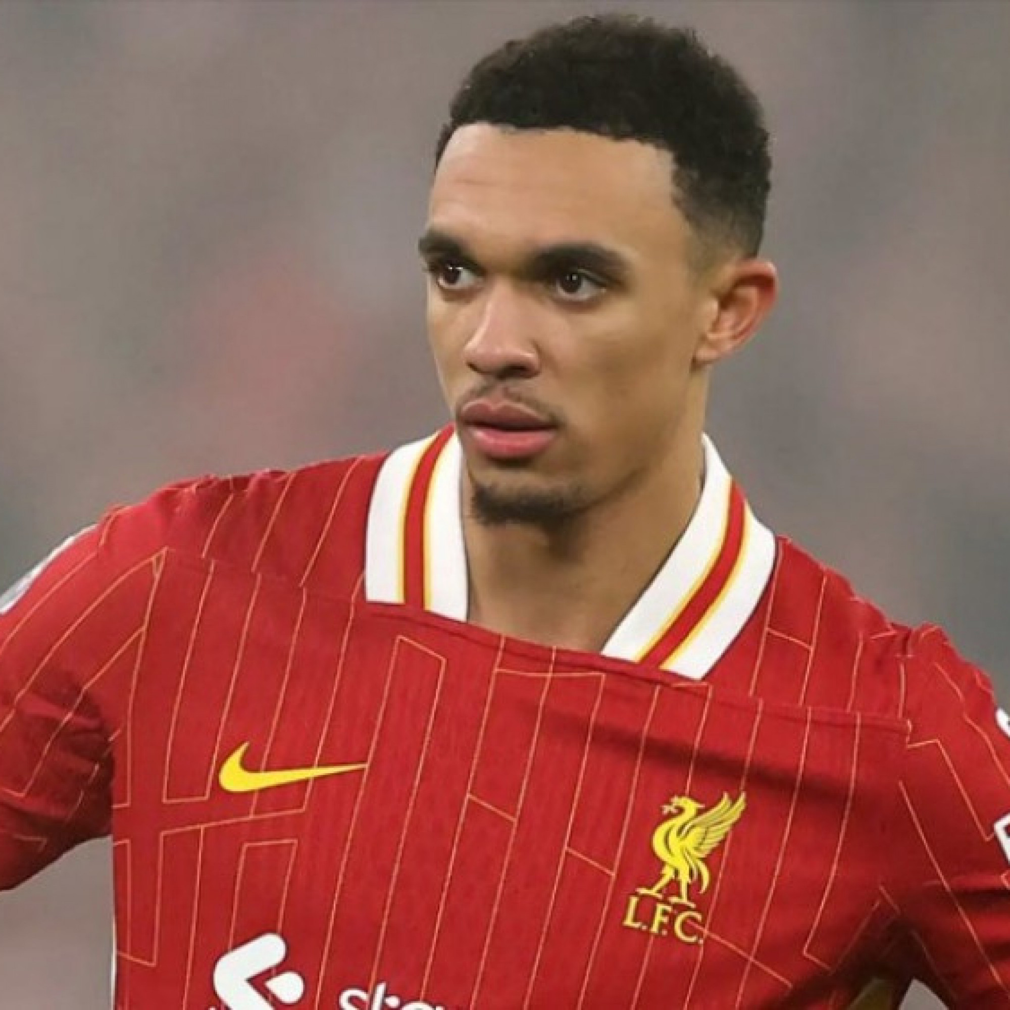  - Real Madrid hỏi mua Alexander-Arnold giá bèo, fan Liverpool chế giễu