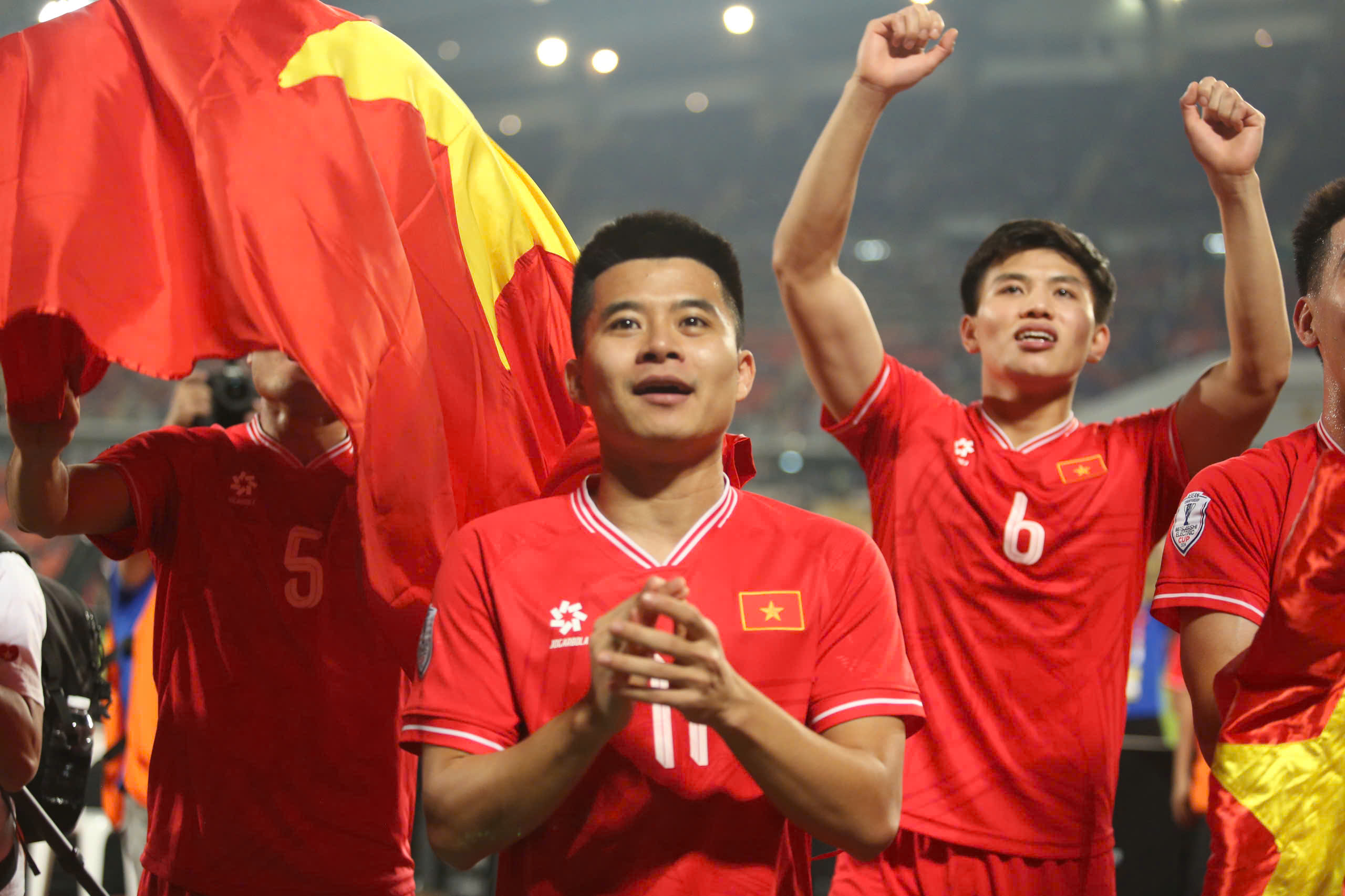 Bùng nổ khoảnh khắc đội tuyển Việt Nam vô địch ASEAN Cup 2024 - 6