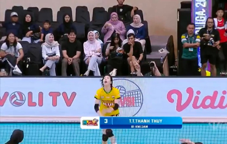 Thanh Thúy đập bóng chóng mặt, CLB bóng chuyền Indonesia thắng giòn giã - 1