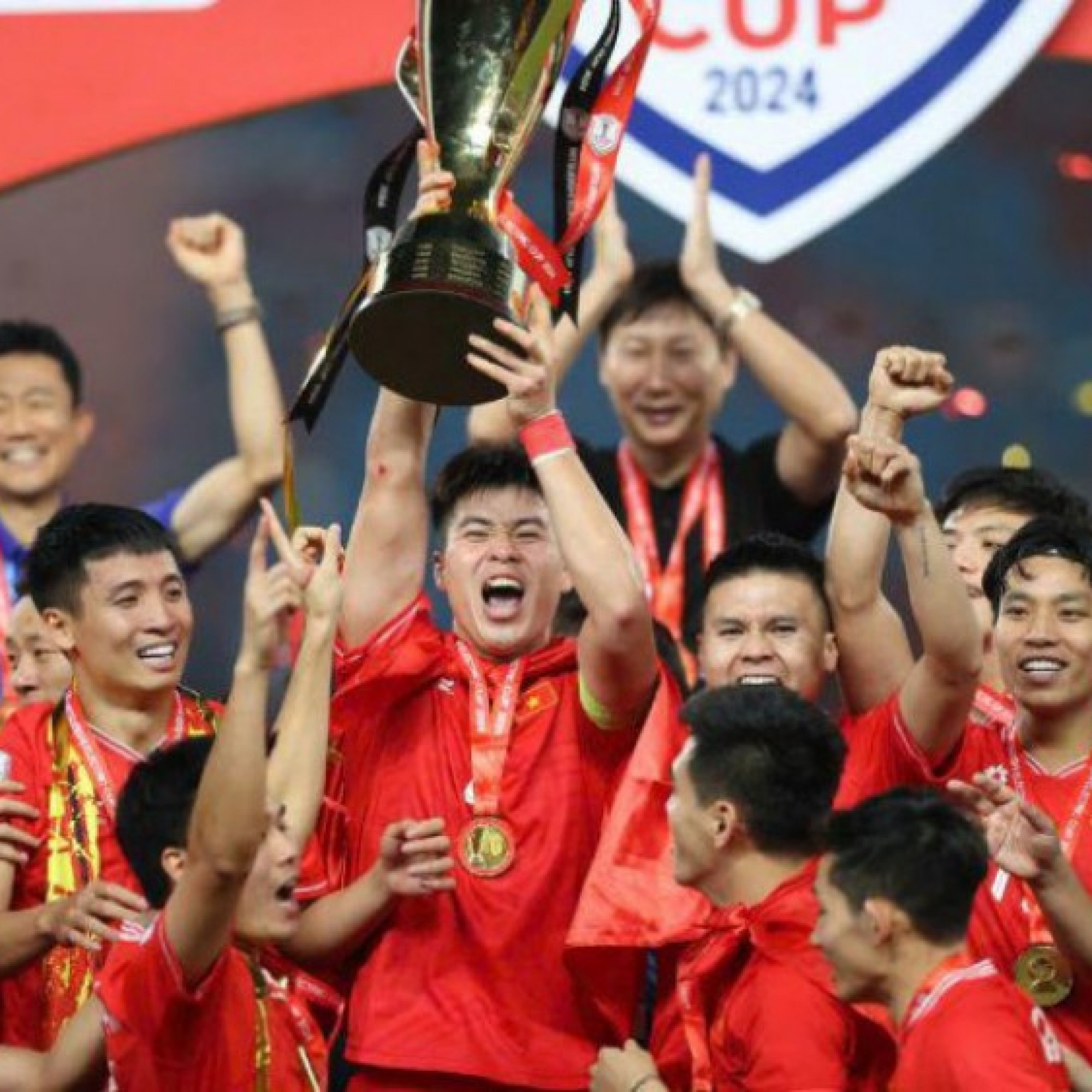  - ĐT Việt Nam hạ Thái Lan để lên ngôi AFF Cup, lập nhiều kỷ lục ấn tượng