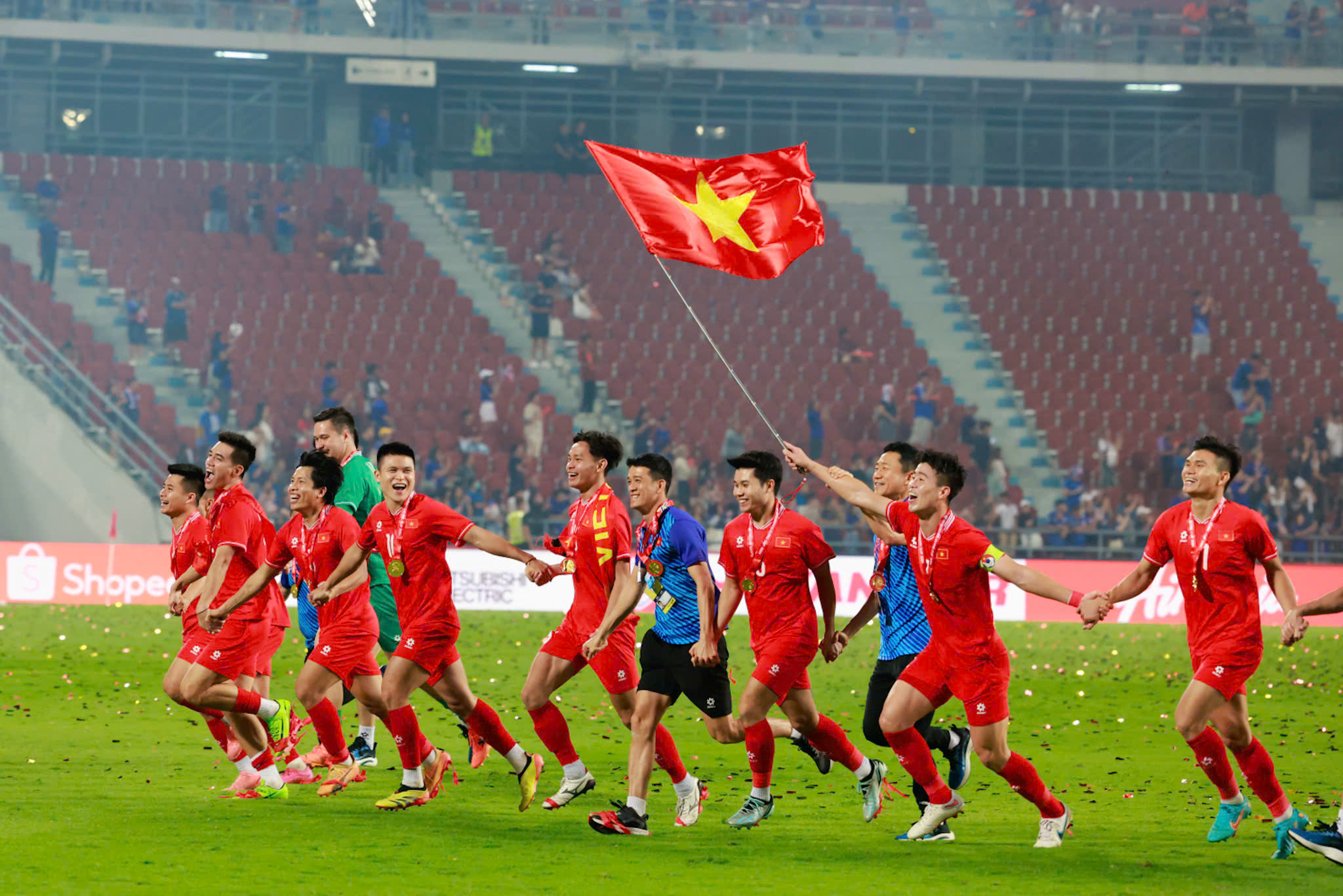 Việt Nam vô địch AFF Cup 2024: Điểm lại những khoảnh khắc tự hào và loạt thành tích ấn tượng - 1