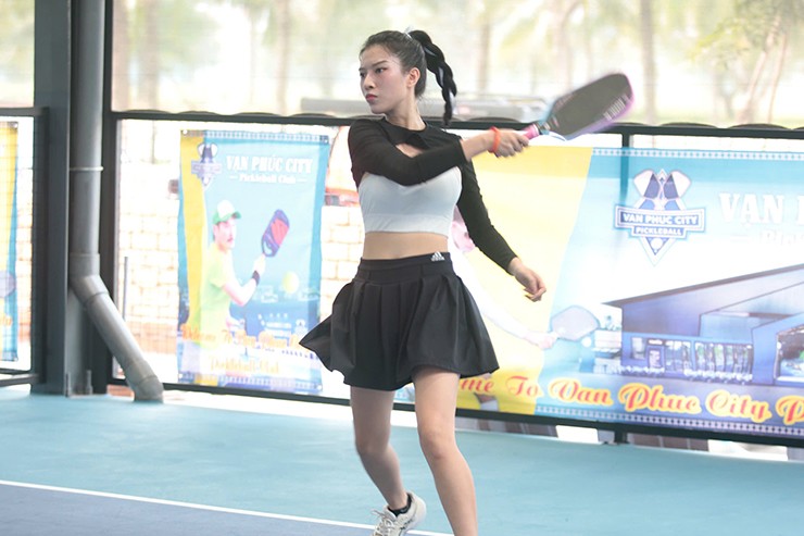 Jessie Lương cùng dàn hot girl tranh tài ở giải pickleball thể thức lạ - 14