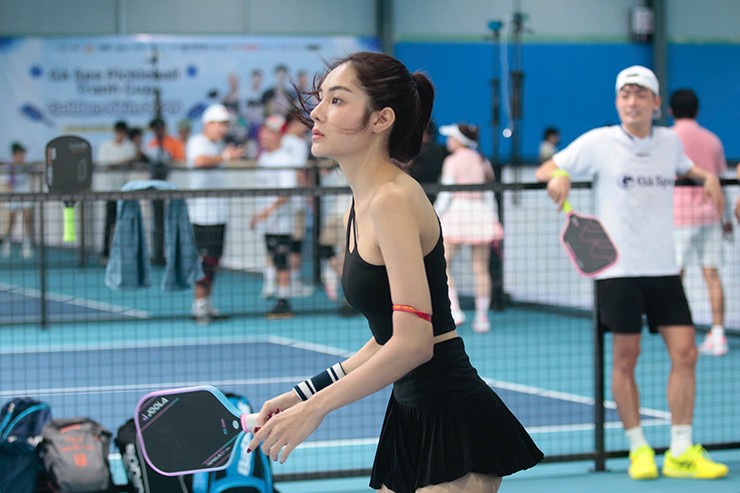 Jessie Lương cùng dàn hot girl tranh tài ở giải pickleball thể thức lạ - 8