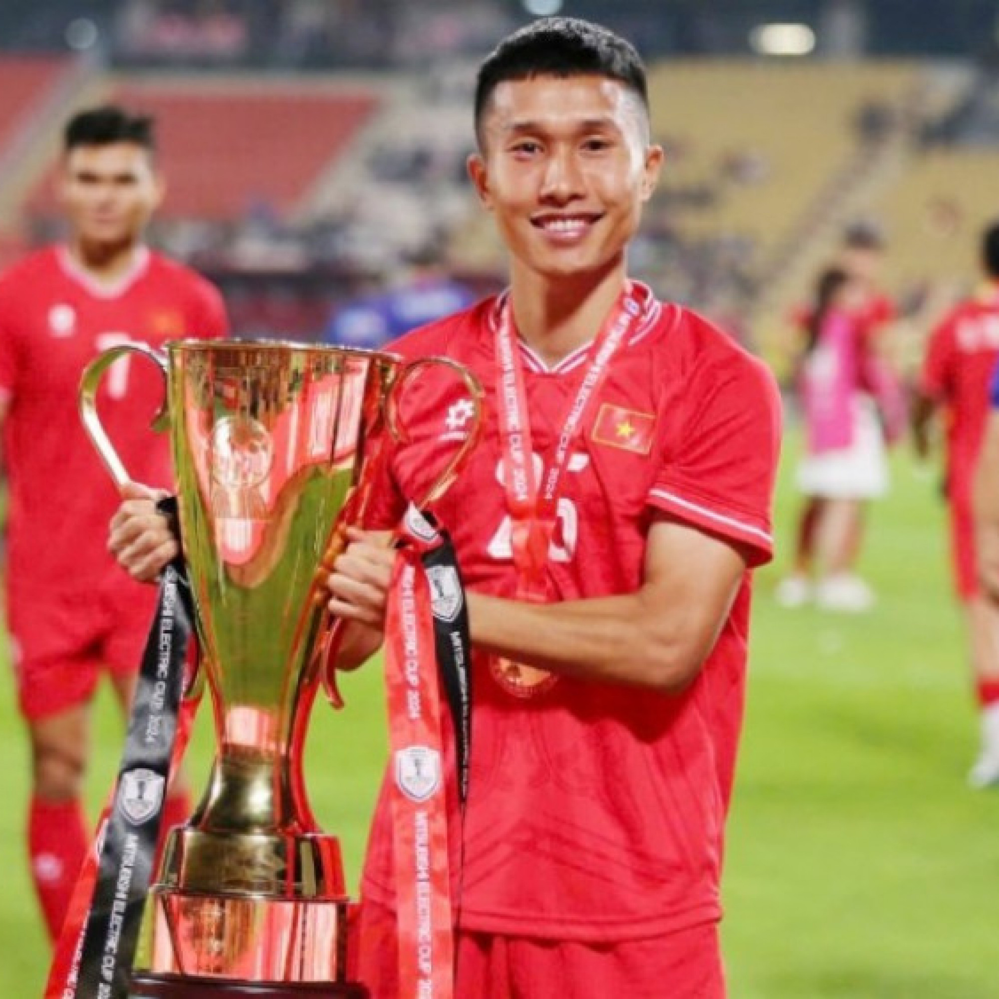  - Vì sao Tân "Hứ" chưa về nước sau AFF Cup, thêm bất ngờ cùng CLB Thanh Hóa trên đất Thái?