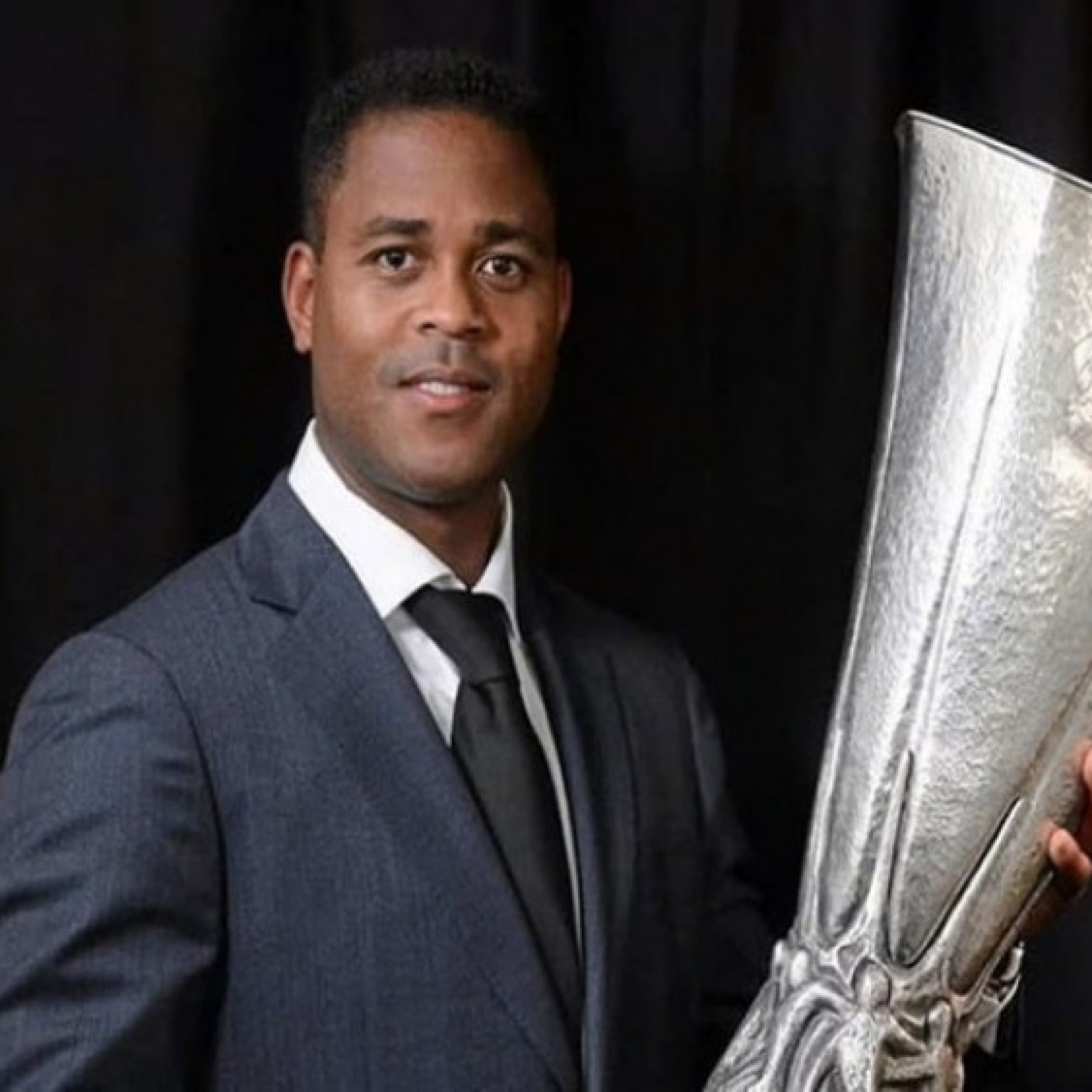  - Fan Indonesia "cà khịa" video giới thiệu Kluivert: HLV toàn hình ảnh ghi bàn