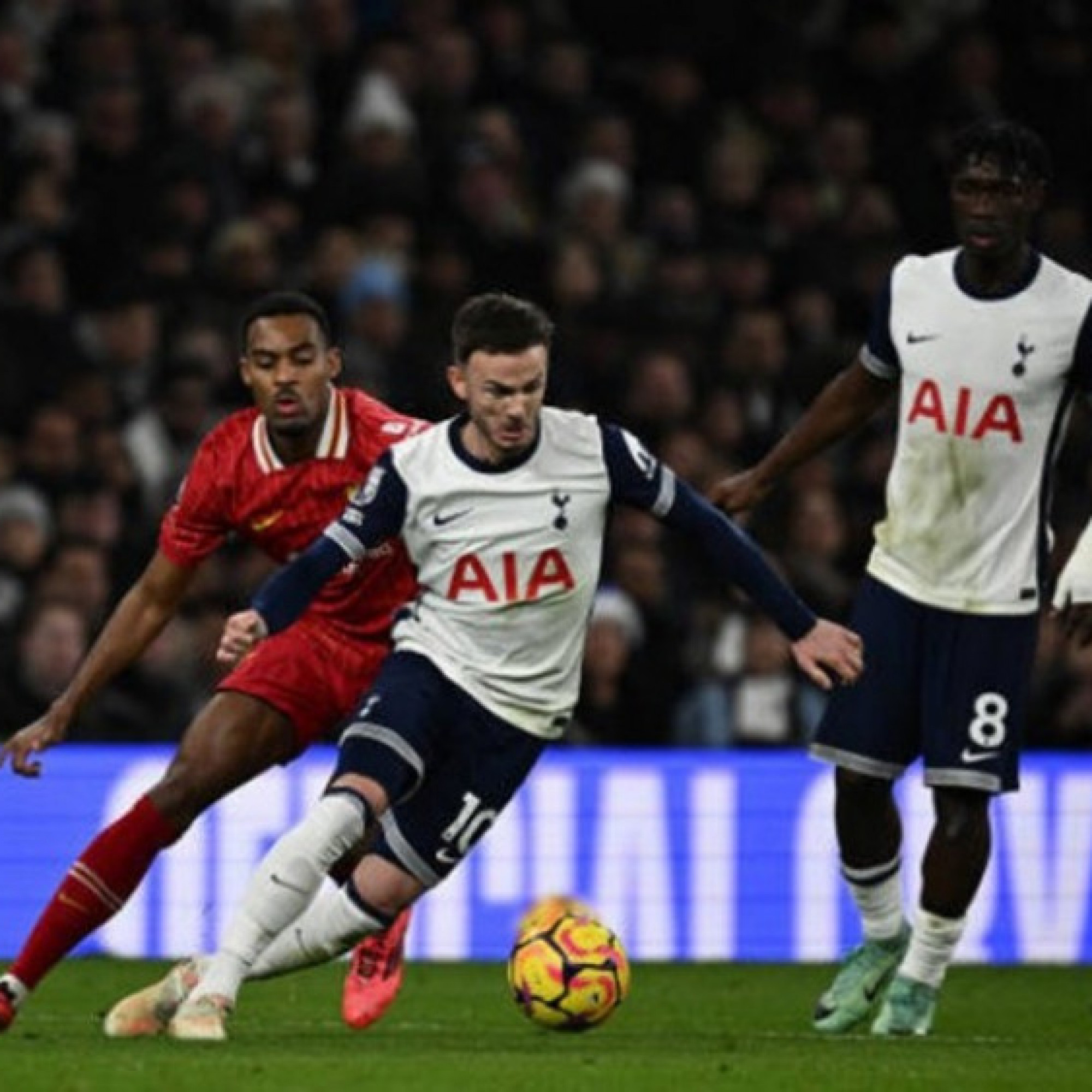  - Video bóng đá Tottenham - Liverpool: Alisson trổ tài (Bán kết League Cup)