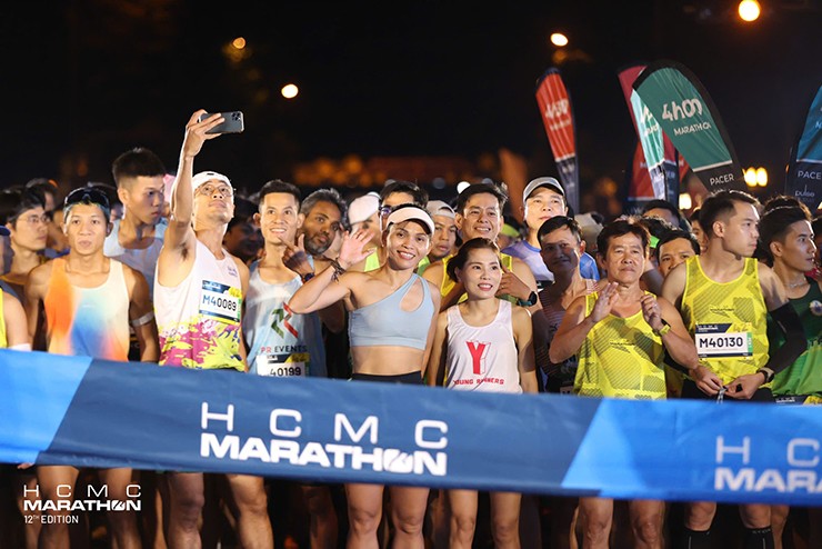 Vũ công nóng bỏng Vy Phan cùng dàn hot girl gây ấn tượng tại giải Marathon - 9