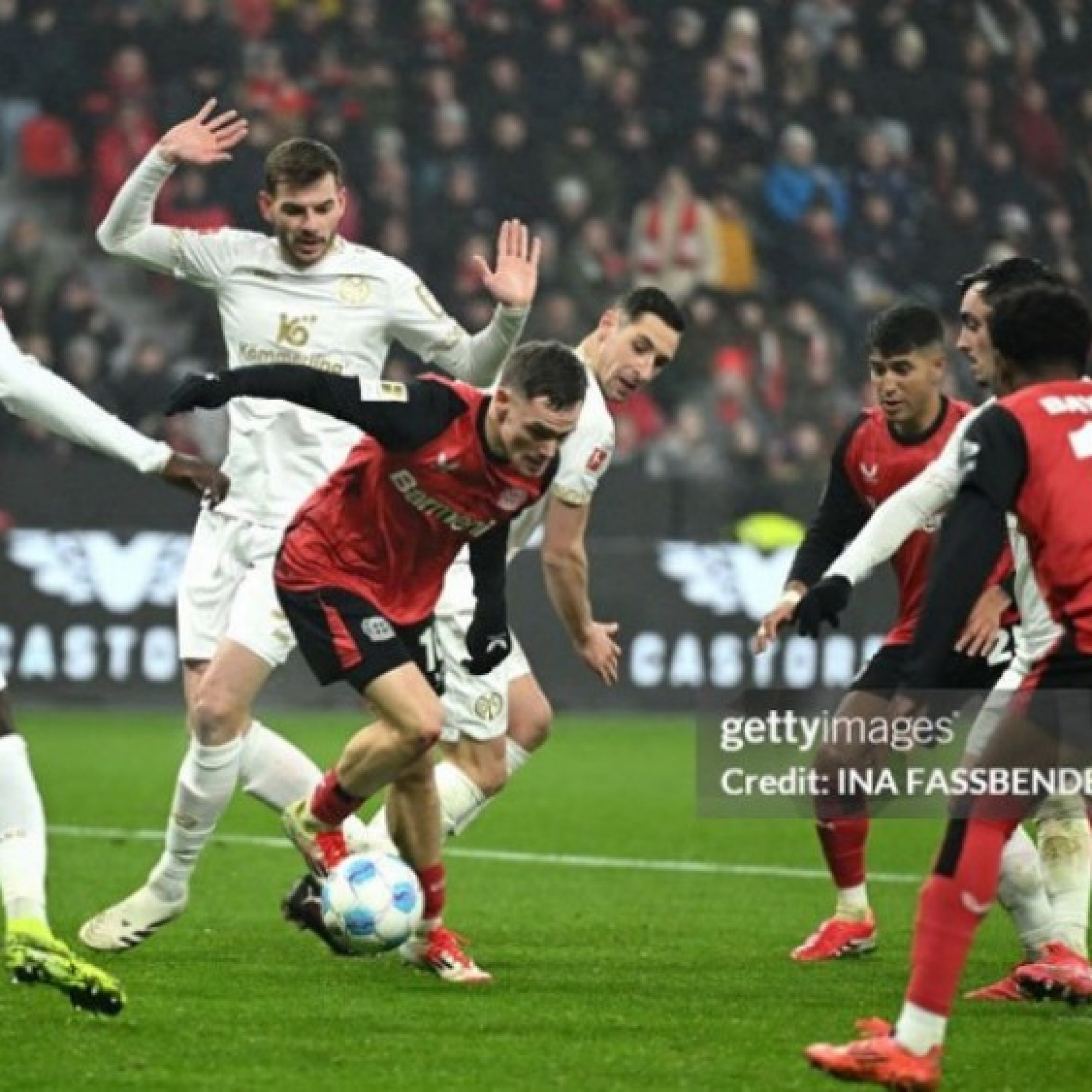  - Video bóng đá Leverkusen - Mainz: Siêu phẩm định đoạt (Bundesliga)