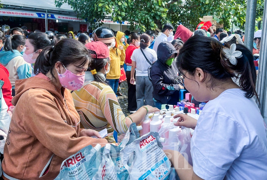 Chăm lo Tết cho người lao động Xuân Ất Tỵ nhiều hơn 1,8 đến 2 lần so với năm trước - 4