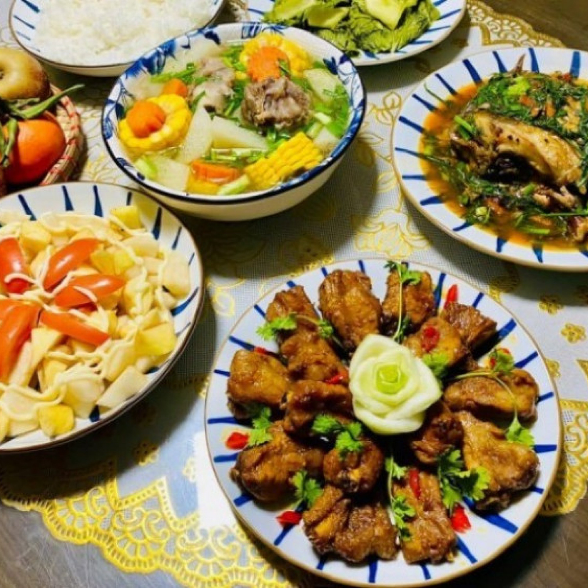 Mẹ đảm Hà thành khoe những mâm cơm nhà cực hấp dẫn