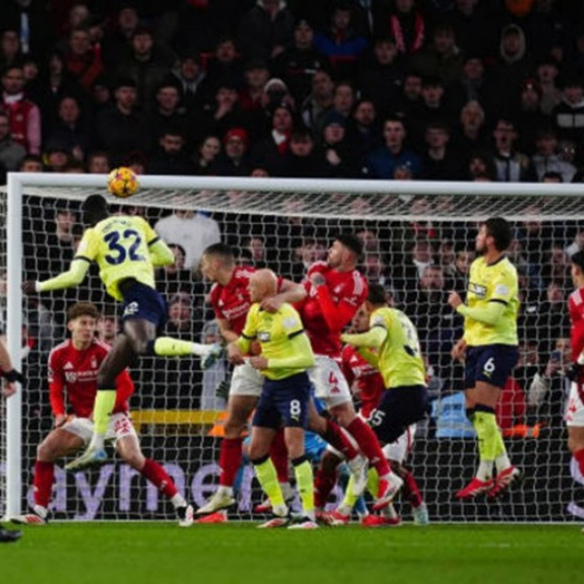  - Video bóng đá Nottingham Forest - Southampton: Chủ nhà thót tim phút 90+4 (Ngoại hạng Anh)