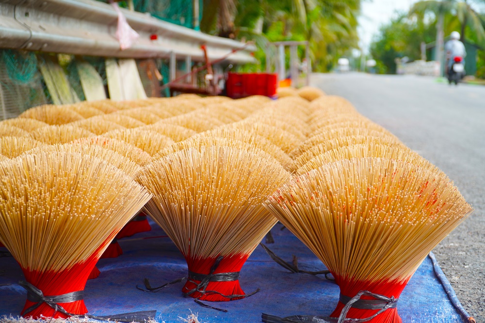 Làng nghề làm nhang truyền thống trăm năm Lê Minh Xuân tất bật cuối năm - 5