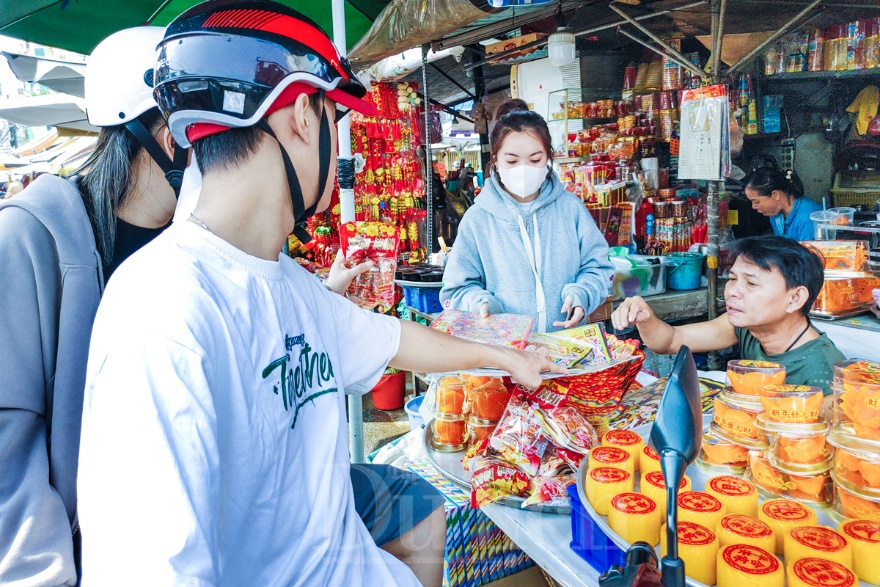 Người dân đi chợ sắm lễ vật, ra sông thả cá tiễn ông Táo về trời - 3