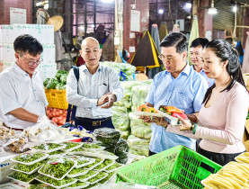  - TP đảm bảo nguồn hàng phục vụ bà con mua sắm Tết