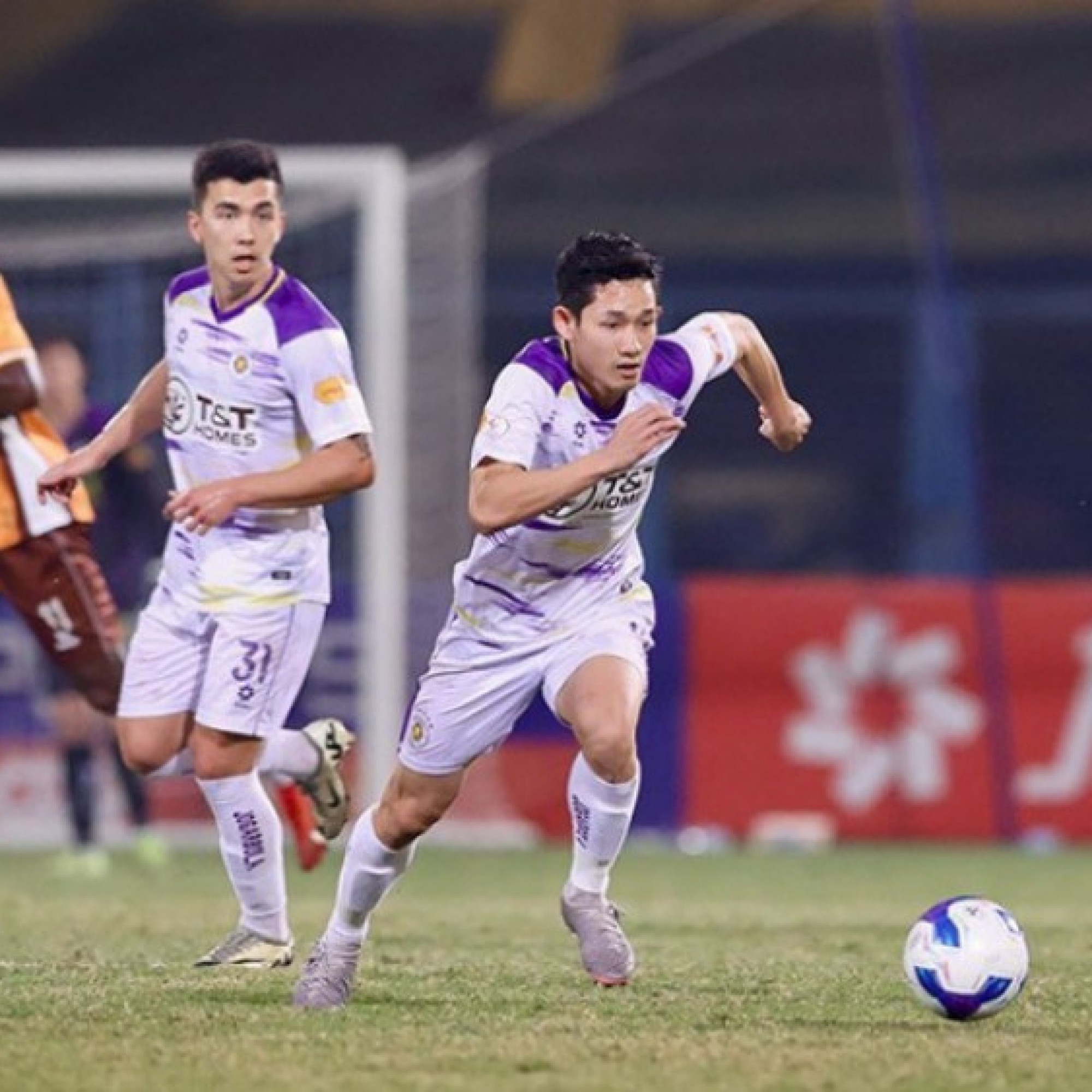  - Video bóng đá Hà Nội - HAGL: Hàng thủ sai lầm, đêm buồn của Tuấn Hải (V-League)