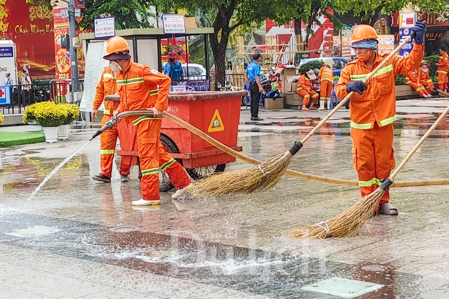 Tạm đóng cửa Đường hoa Xuân Ất Tỵ trước giờ khai mạc - 8