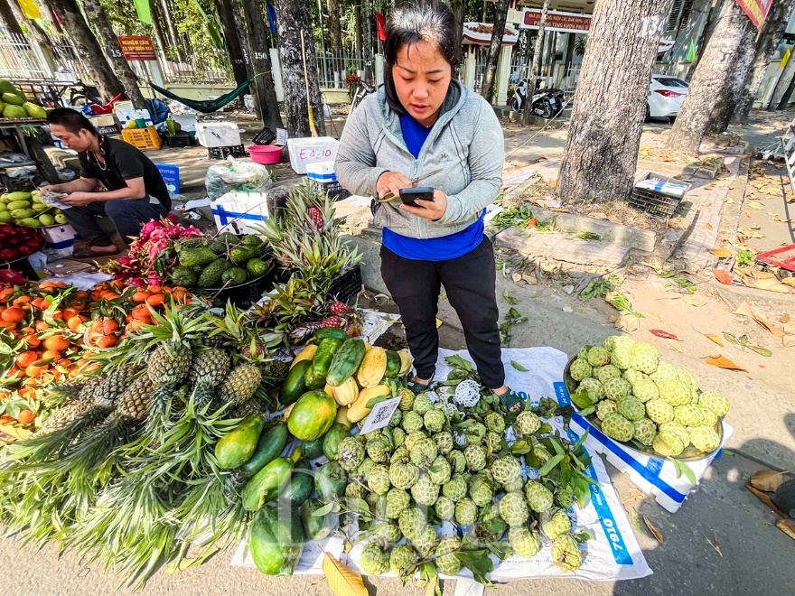 Bông kiểng rớt giá, người mua vẫn đắn đo - 14