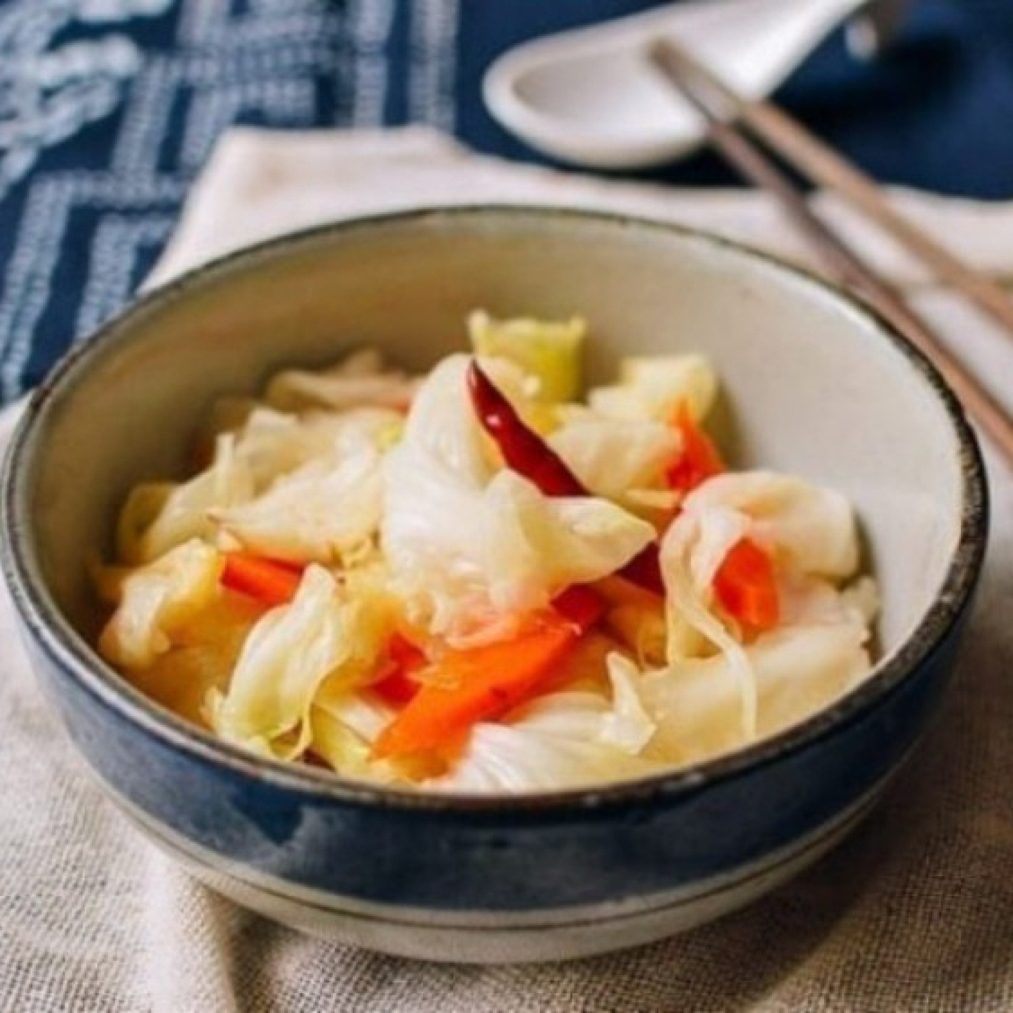 Cách làm bắp cải ngâm chua ngọt giải ngán ngày Tết